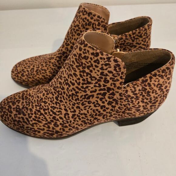 Crown & Ivy Flaunting  Bold leopard print  Kendall Booties - Picture 1 of 10